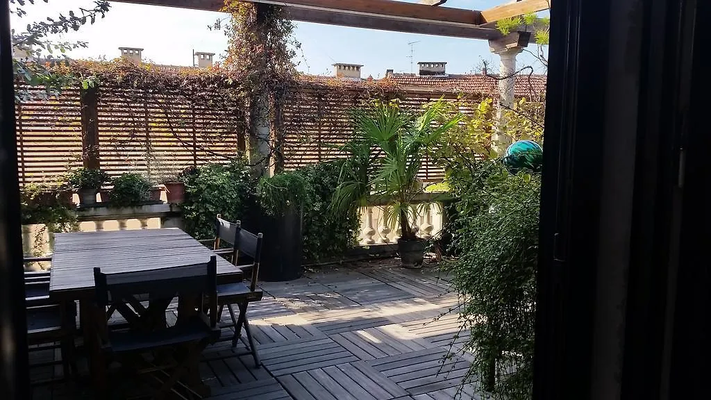 Milano Centrale B&B monolocale-studio Italia