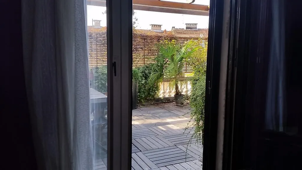 Milano Centrale B&B monolocale-studio 0*,