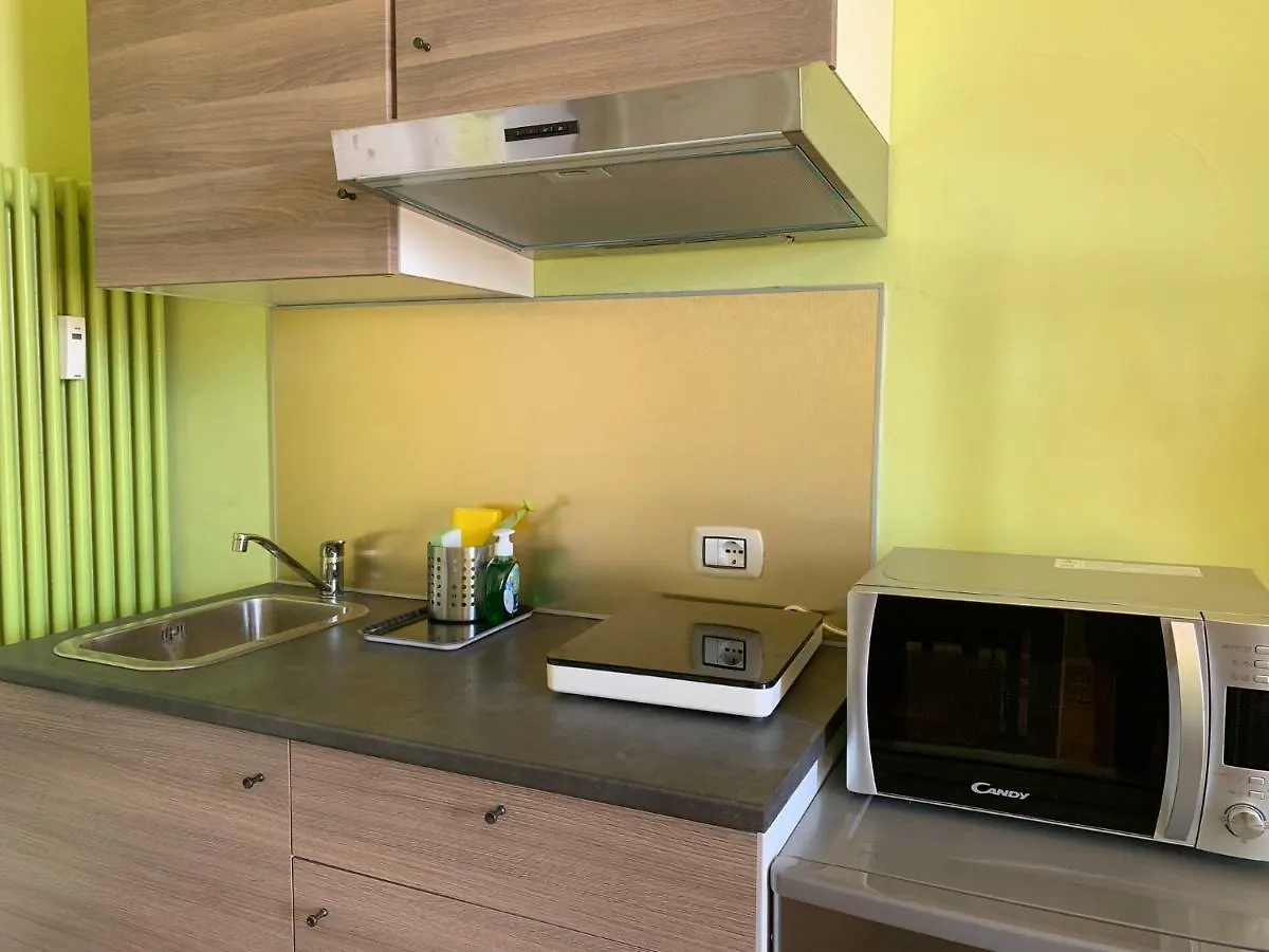 Milano Centrale B&B monolocale-studio Bed & Breakfast
