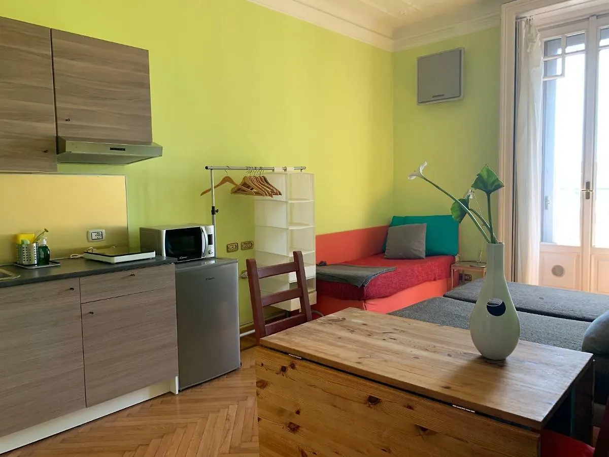 Milano Centrale B&B monolocale-studio 0*,