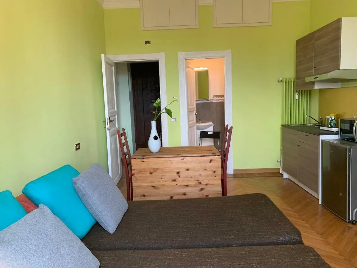 Milano Centrale B&B monolocale-studio Italia
