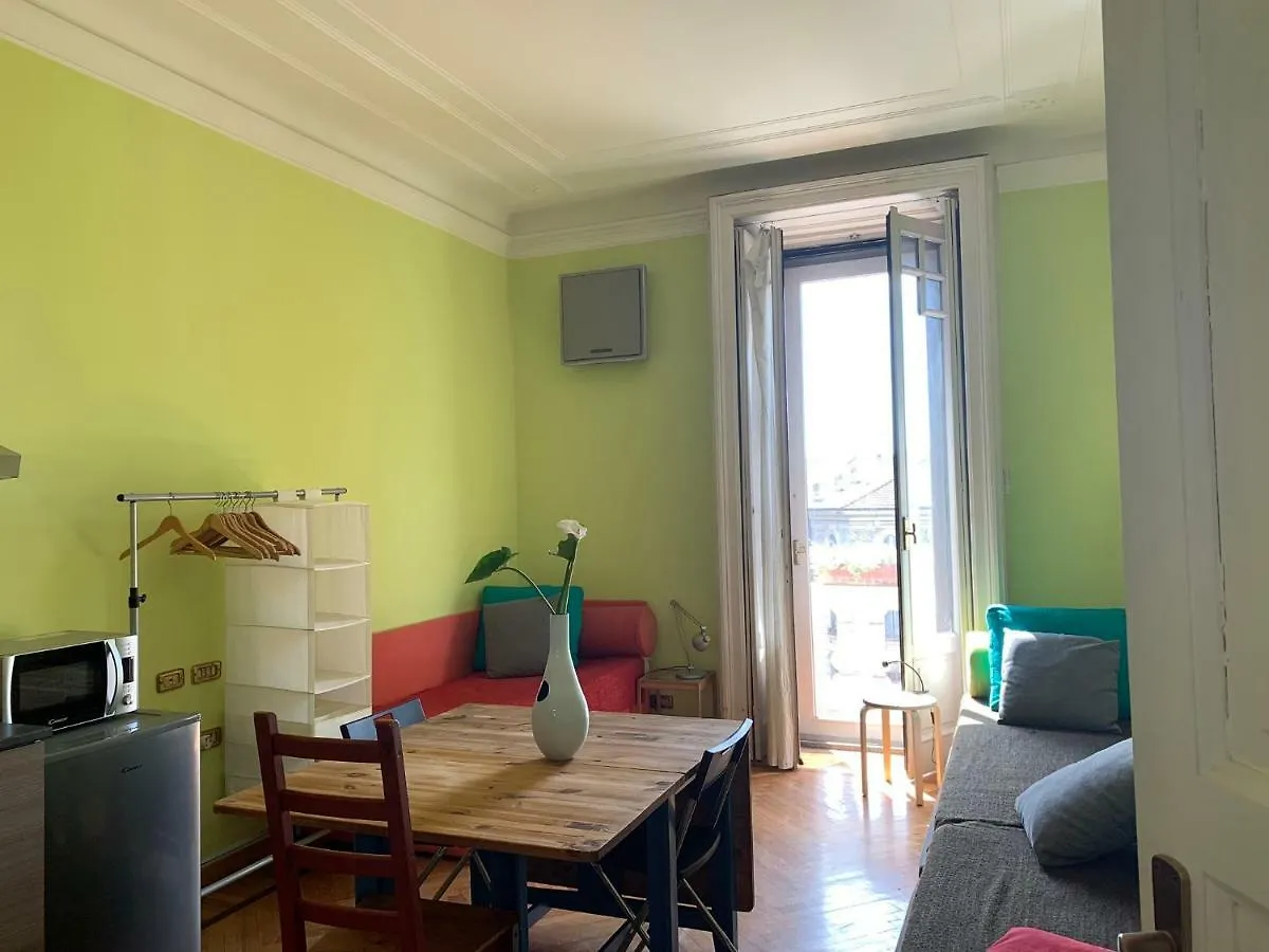 Milano Centrale B&B monolocale-studio 0*,  Italia